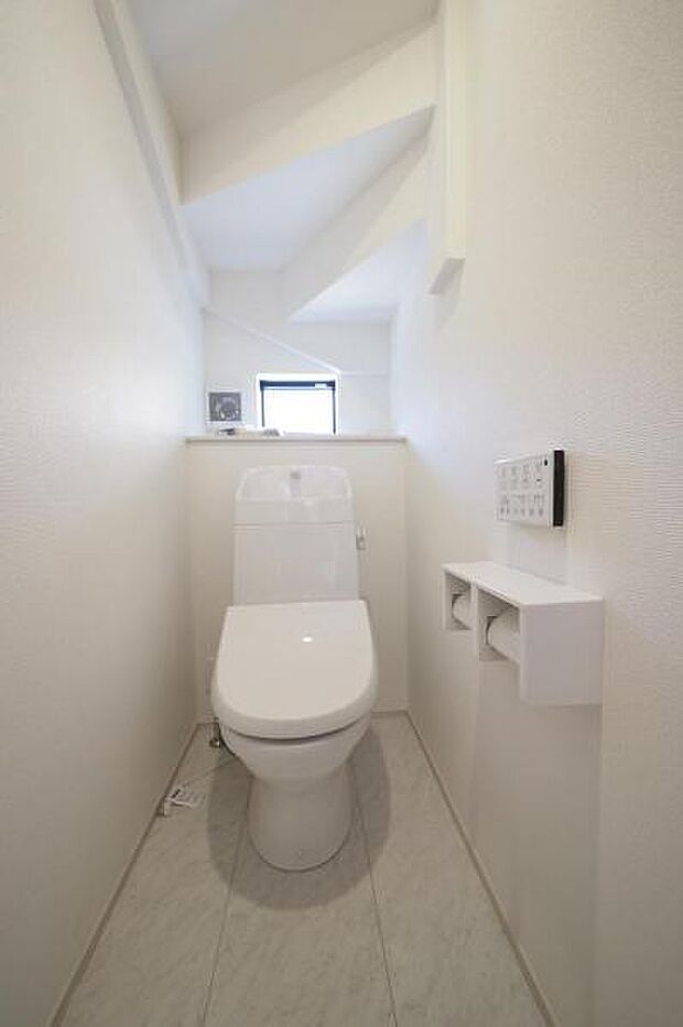 【　トイレ　】 温水洗浄便座仕様／各階