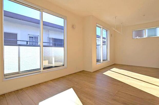 【　居室　／　10.5帖　】