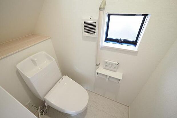 【　トイレ　】 温水洗浄便座仕様／各階