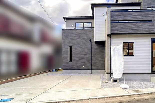 【 カースペース / 1号棟 】 並列2台分の駐車スペース付き