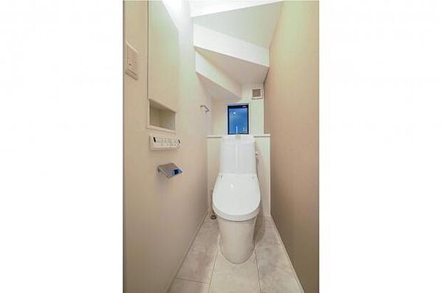 【 トイレ / 1階 】