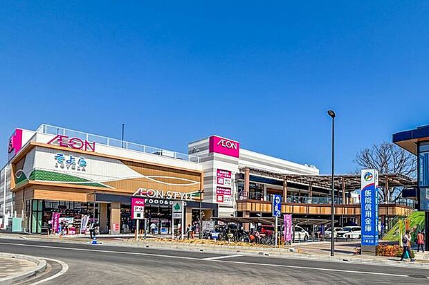 イオンそよら入曽駅前 徒歩19分。 1480m