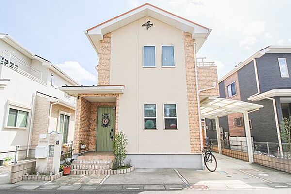 【　外観　】　■居住者以外の車通りが少なく、暮らしやすい閑静な住宅街です