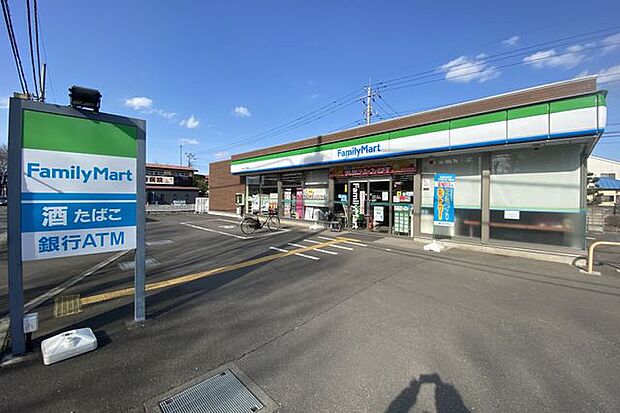 ファミリーマート狭山けやき通り店 徒歩1分。 60m