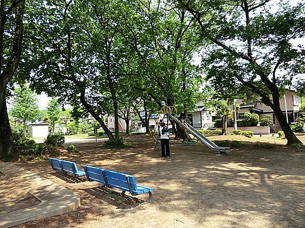 狭山台6号公園 徒歩3分。 240m