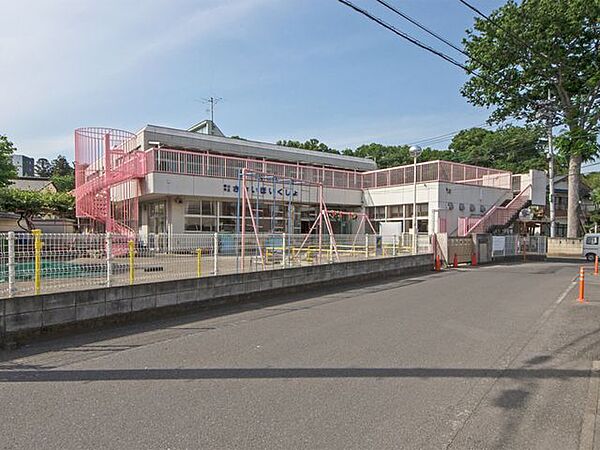 狭山市立笹井保育所 徒歩10分。 740m