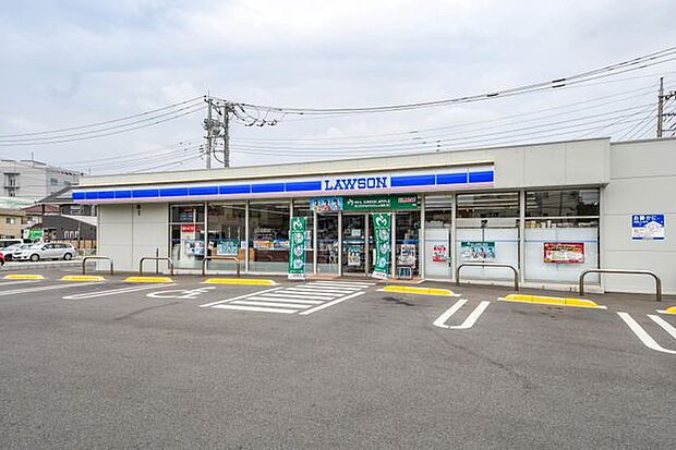ローソン狭山柏原南店 徒歩8分。 640m