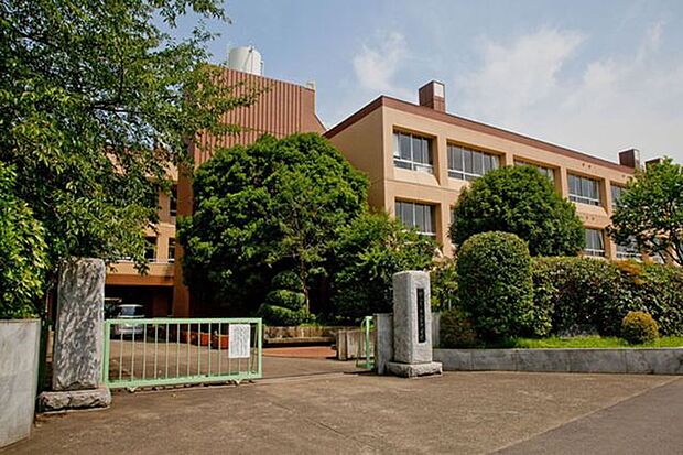 狭山市立山王中学校 徒歩27分。 2100m