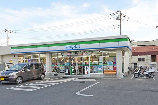 ファミリーマート狭山台二丁目店 徒歩11分。 830m