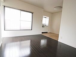 ブランシュII 201 2階ワンルームのリビング/ダイニング