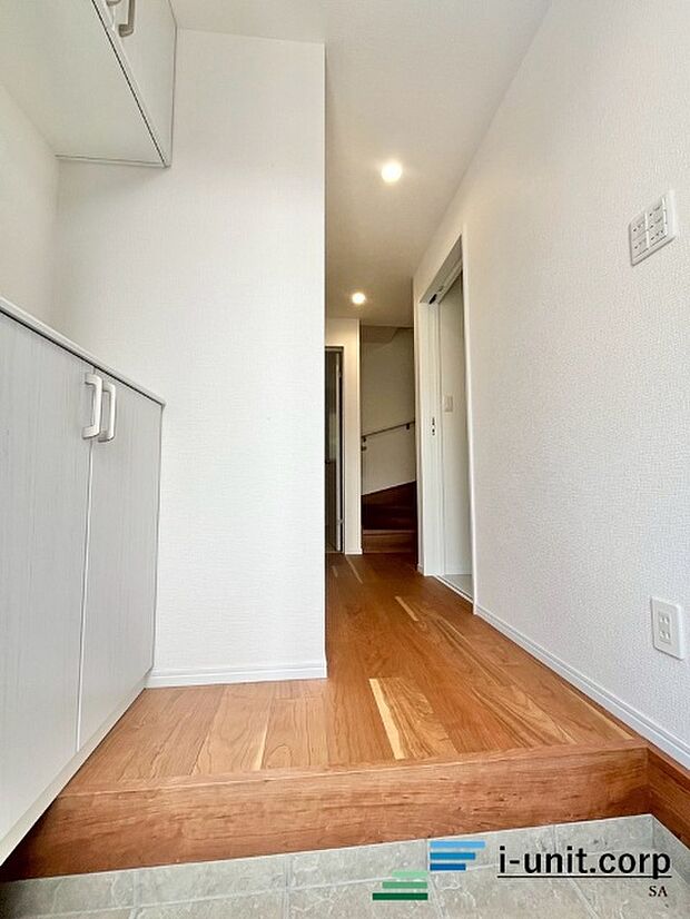 毎日みんなを見送り、迎え入れる我が家の顔となる玄関。