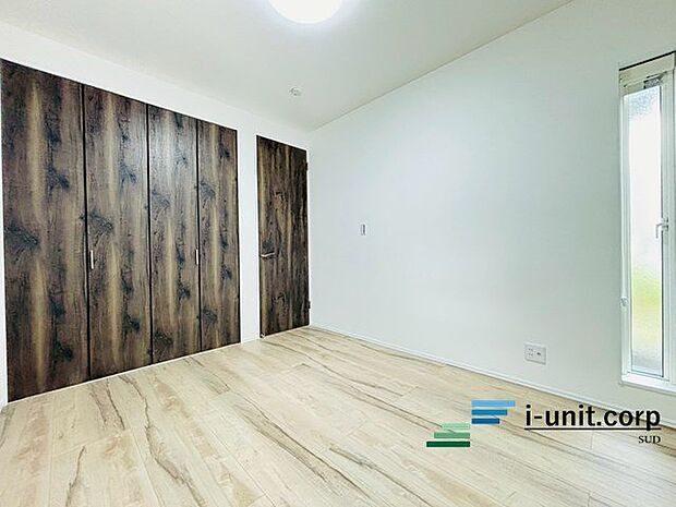 明るいお部屋はゲストのおもてなしの空間にも変化しますよ！使いやすいようにアレンジも〇