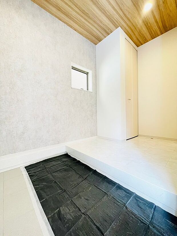 【同仕様】明るく清潔感のある、我が家の顔となる玄関