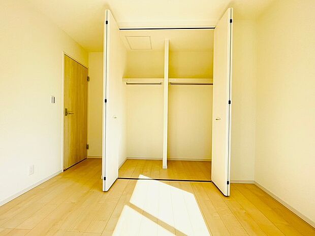 【同仕様】大容量の収納付