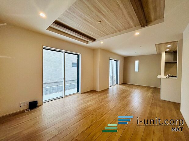 白を基調とした清潔感のあるデザインです。