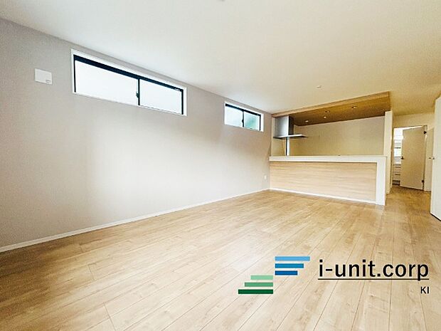 『LDKは家族だんらんをデザイン』広いLDKでは家族が集まり、一緒の時間がすごせる工夫がされております。日常の当たり前のひとコマがいつか一生の宝物になります。