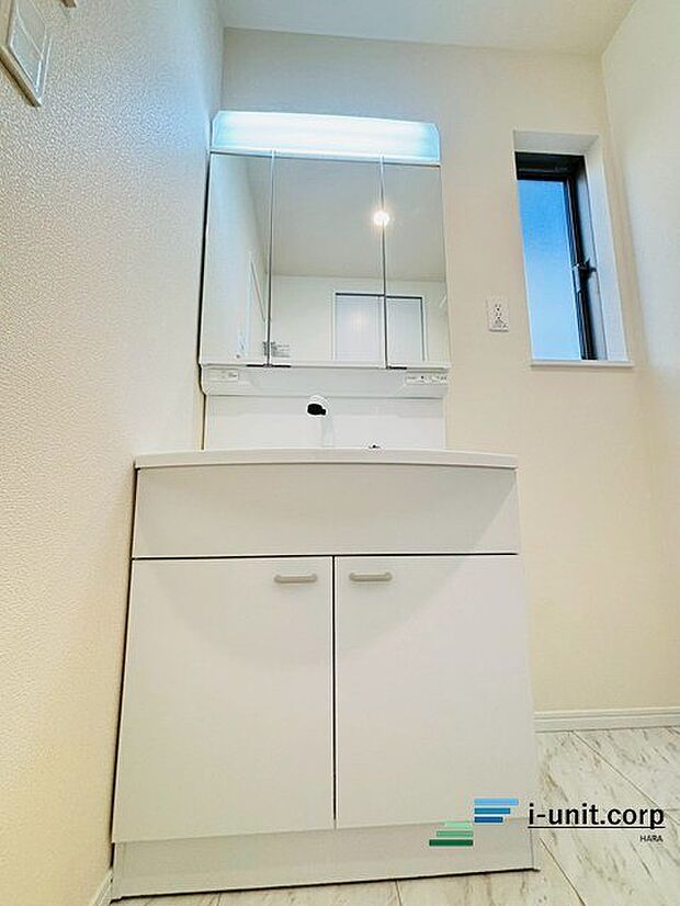 綺麗な洗面台で気持ちの良い朝のスタートを切りましょう！