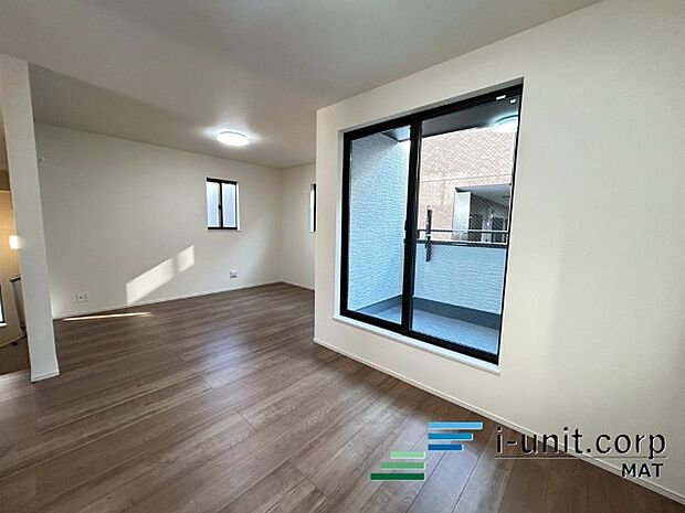 シンプルでいて洗練された飽きの来ないデザインです。