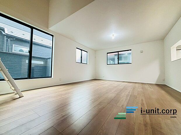 白を基調とした清潔感のあるデザインです。