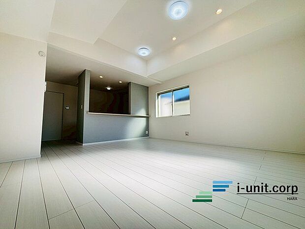 白を基調とした清潔感のあるデザインです。