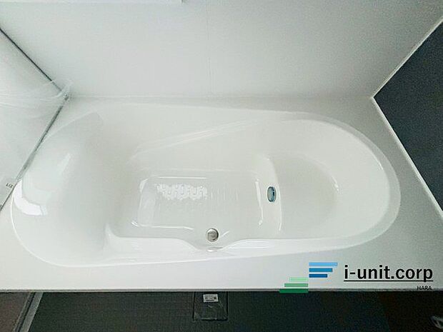 ゆったりとくつろげて、一日の疲れを落とせます。