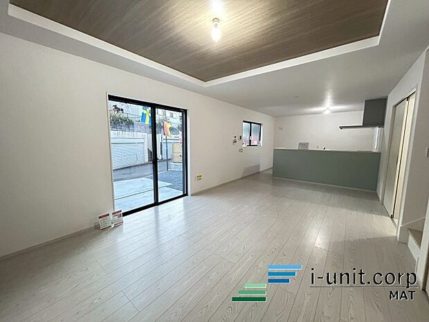 白を基調とした清潔感のあるデザインです。