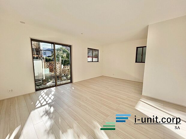 白を基調とした清潔感のあるデザインです。