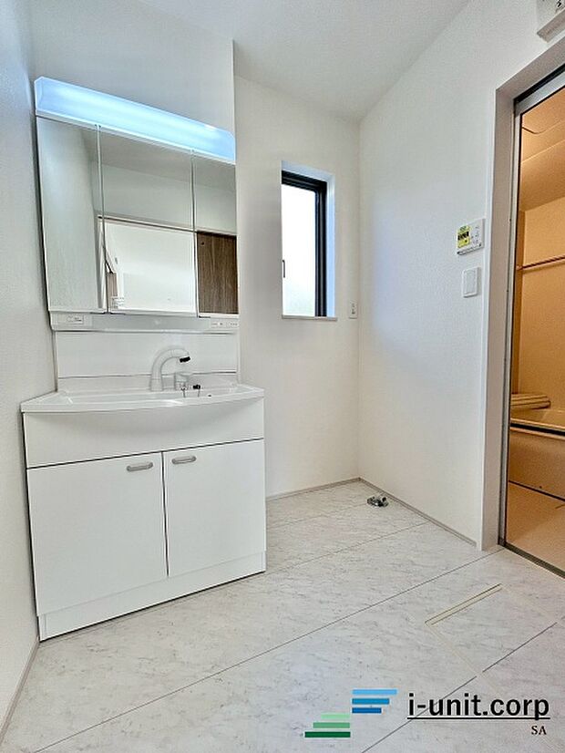 綺麗な洗面台で気持ちの良い朝のスタートを切りましょう！