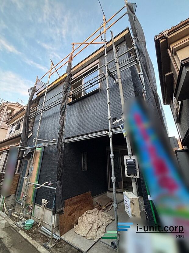 人造大理石のシステムキッチン