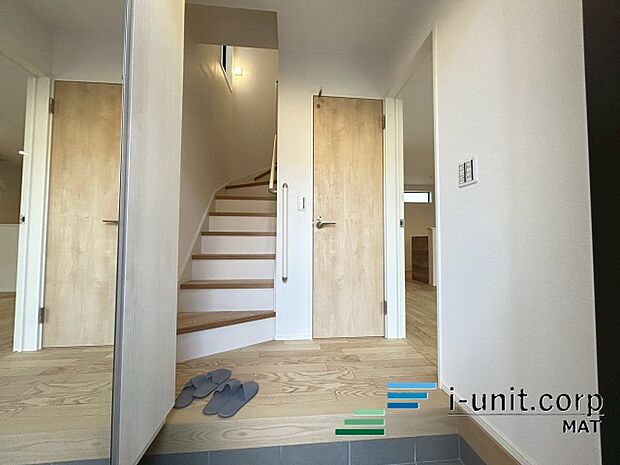 毎日みんなを見送り、迎え入れる我が家の顔となる玄関。