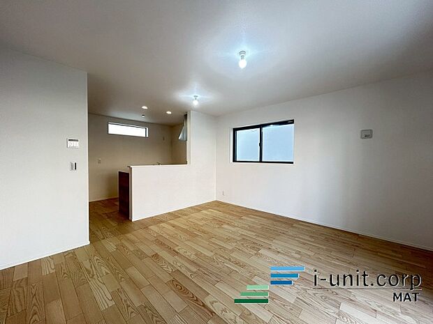 白を基調とした清潔感のあるデザインです。