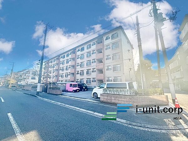 交通量の少ない閑静な住宅街
