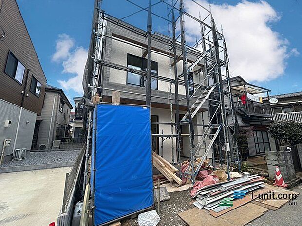 幼稚園まで約3分!!