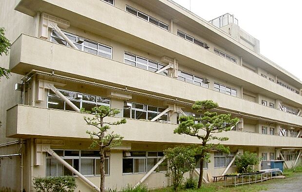 中学校「船橋市立船橋中学校まで2285m」