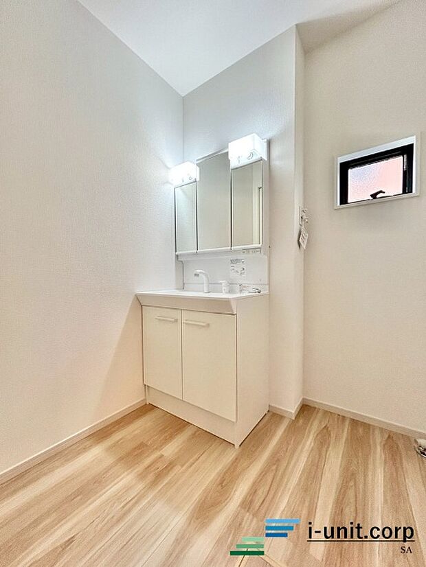 綺麗な洗面台で気持ちの良い朝のスタートを切りましょう!