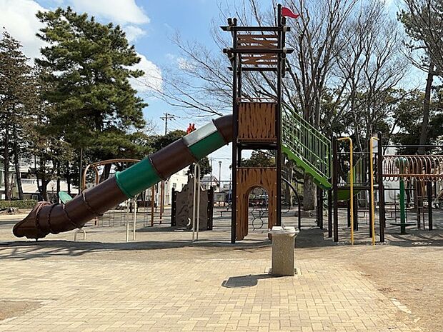 公園「高根木戸近隣公園まで996m」