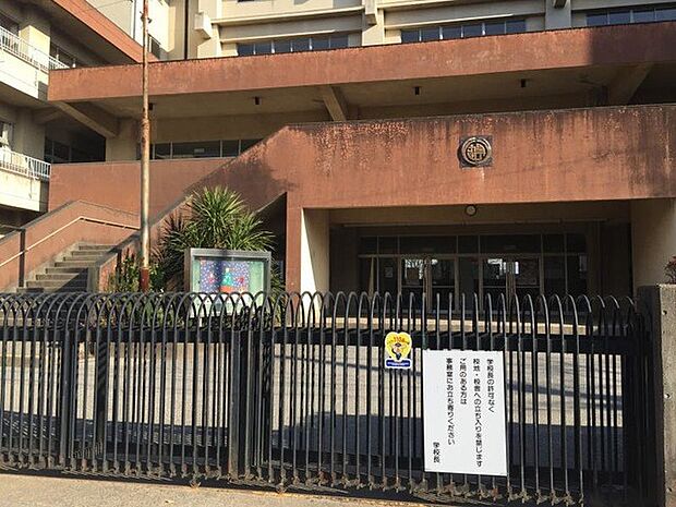 小学校「松戸市立旭町小学校まで784m」