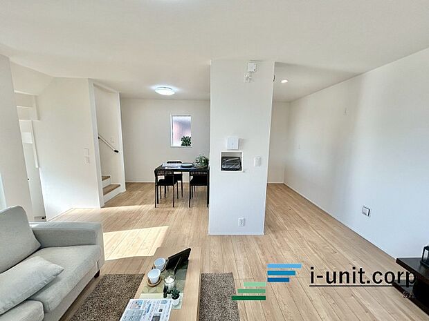 白を基調とした清潔感のあるデザインです。