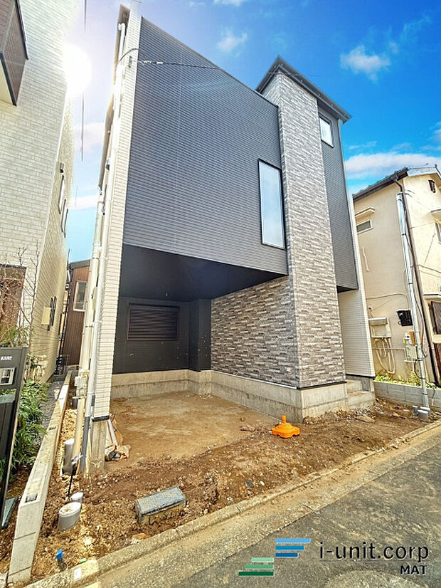 今日も、明日も、この街で、きっと誰かが幸せになる物語が描かれているはずです。