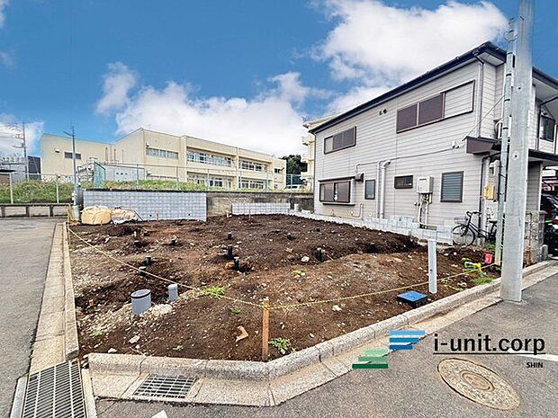 今日も、明日も、この街で、きっと誰かが幸せになる物語が描かれているはずです。