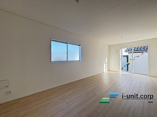 家族が自然と集まる、住まいの中心となる空間