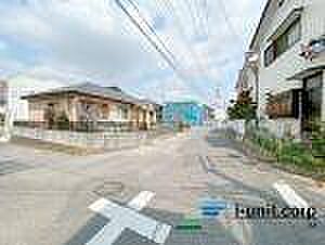 前面道路です