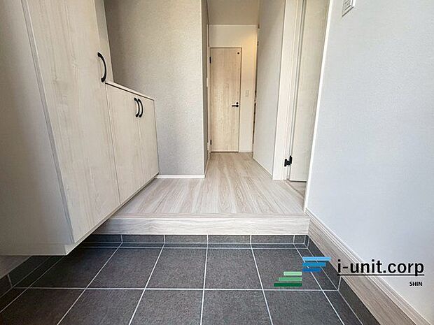 毎日みんなを見送り、迎え入れる我が家の顔となる玄関。