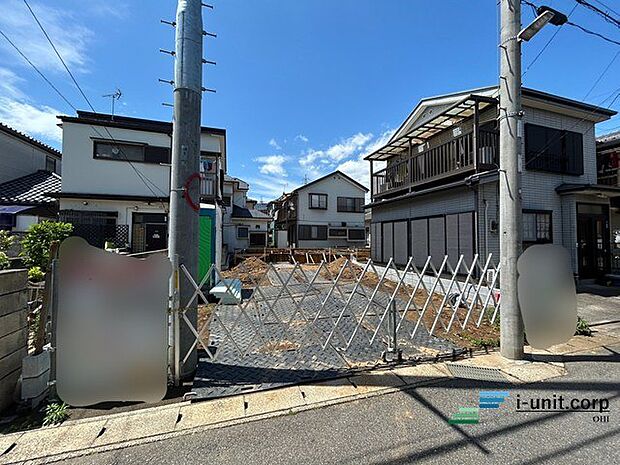 吹抜けのある採光の採れた物件です。