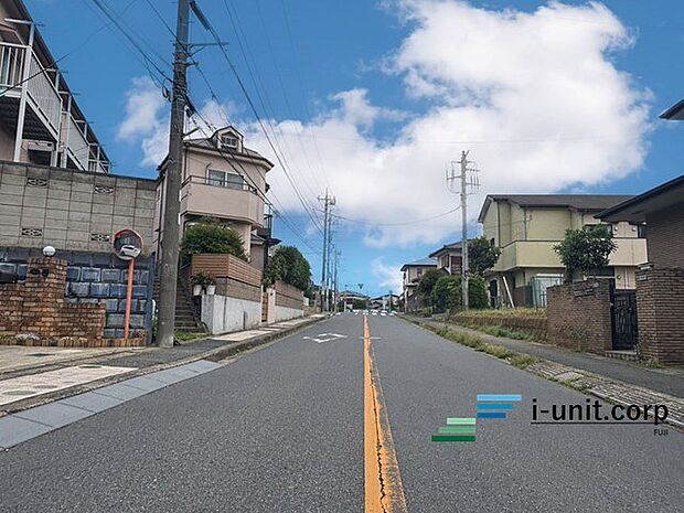 前面道路です