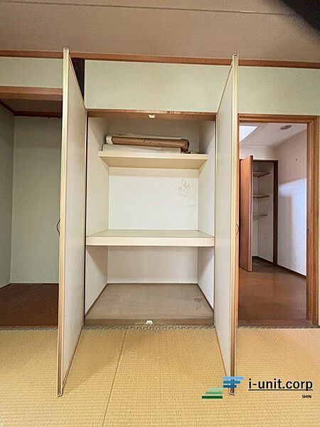 奥行きのある収納クローゼットで家族の荷物も楽々収納♪