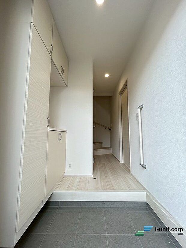 毎日みんなを見送り、迎え入れる我が家の顔となる玄関。