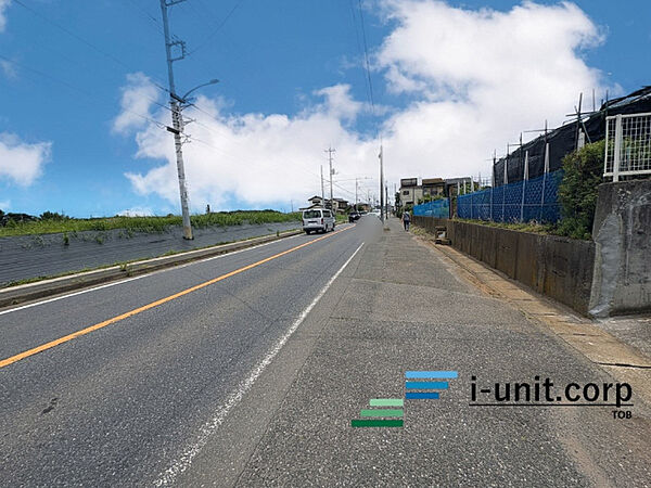 前面道路です