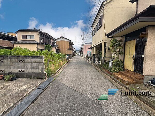 前面道路です