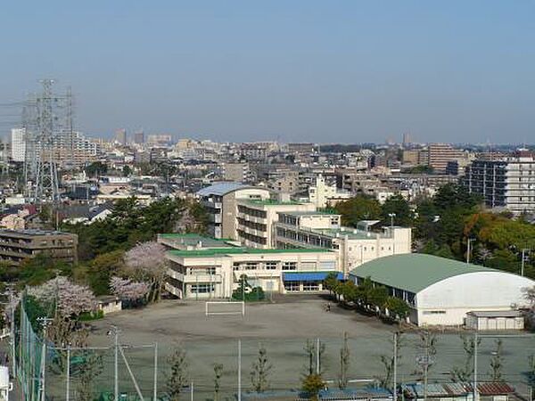 中学校「船橋市立海神中学校まで1161m」